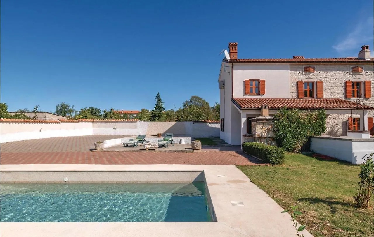Beautiful Home In Hrboki With Wifi Holiday home