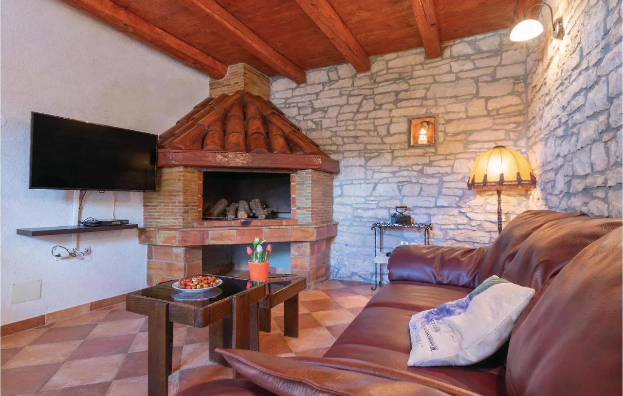 Beautiful Home In Hrboki With Wifi